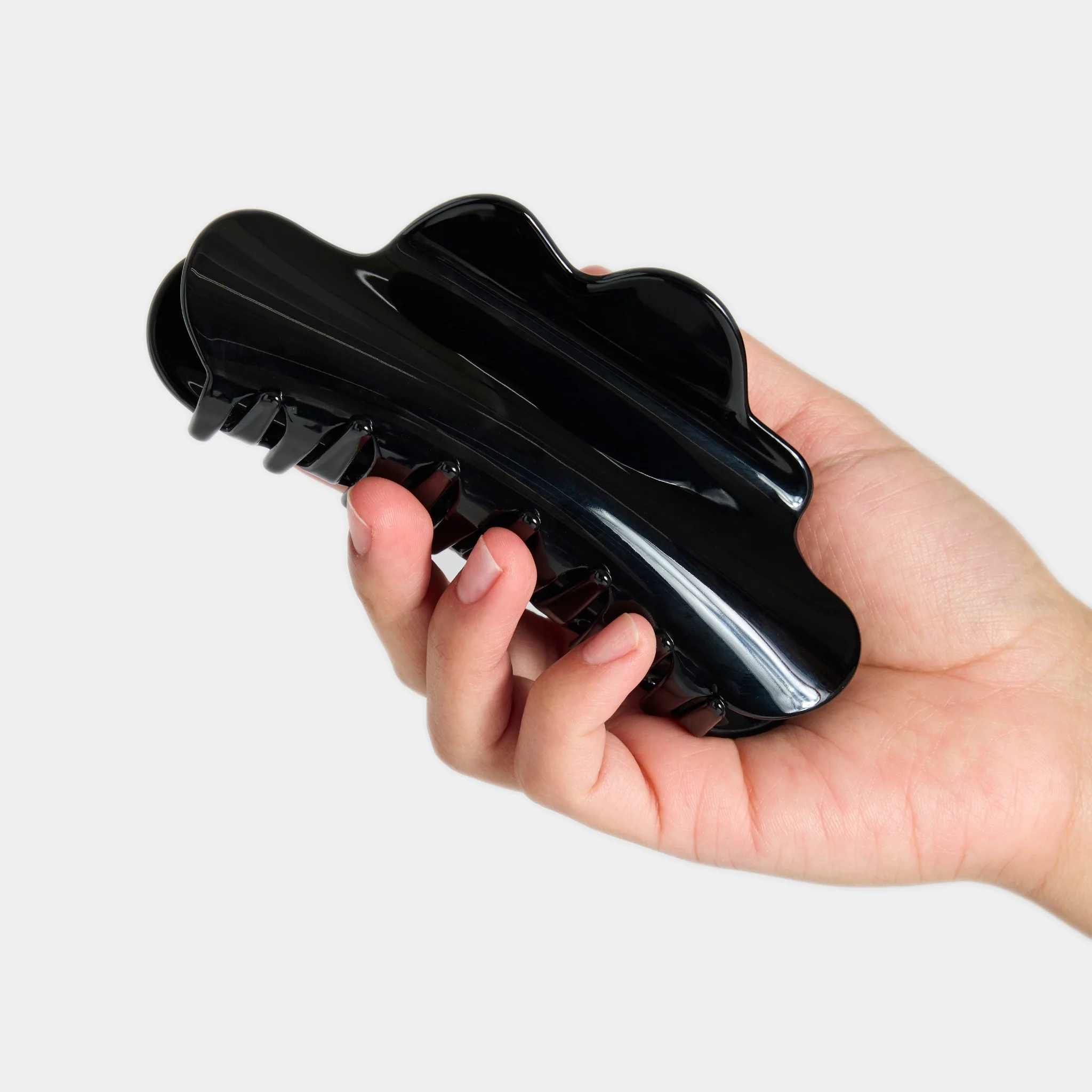 Nimbus Claw in Black - Image 3